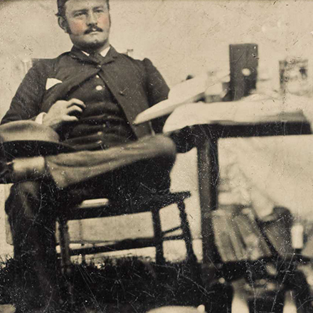 Behind the Lens: A History in Pictures | Essays and Photos